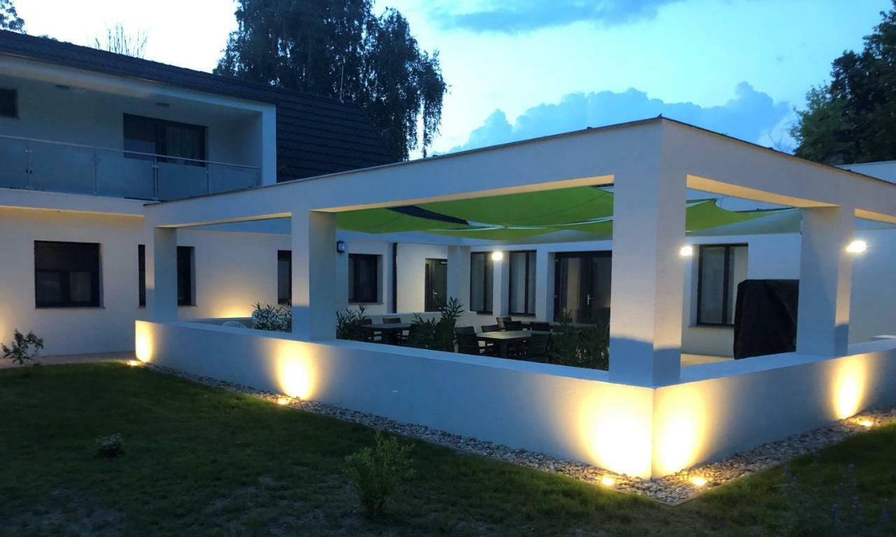 Duna Vendeghaz Hotel Fadd-Dombori Buitenkant foto
