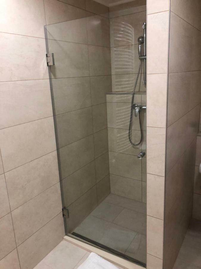 Duna Vendeghaz Hotel Fadd-Dombori Buitenkant foto