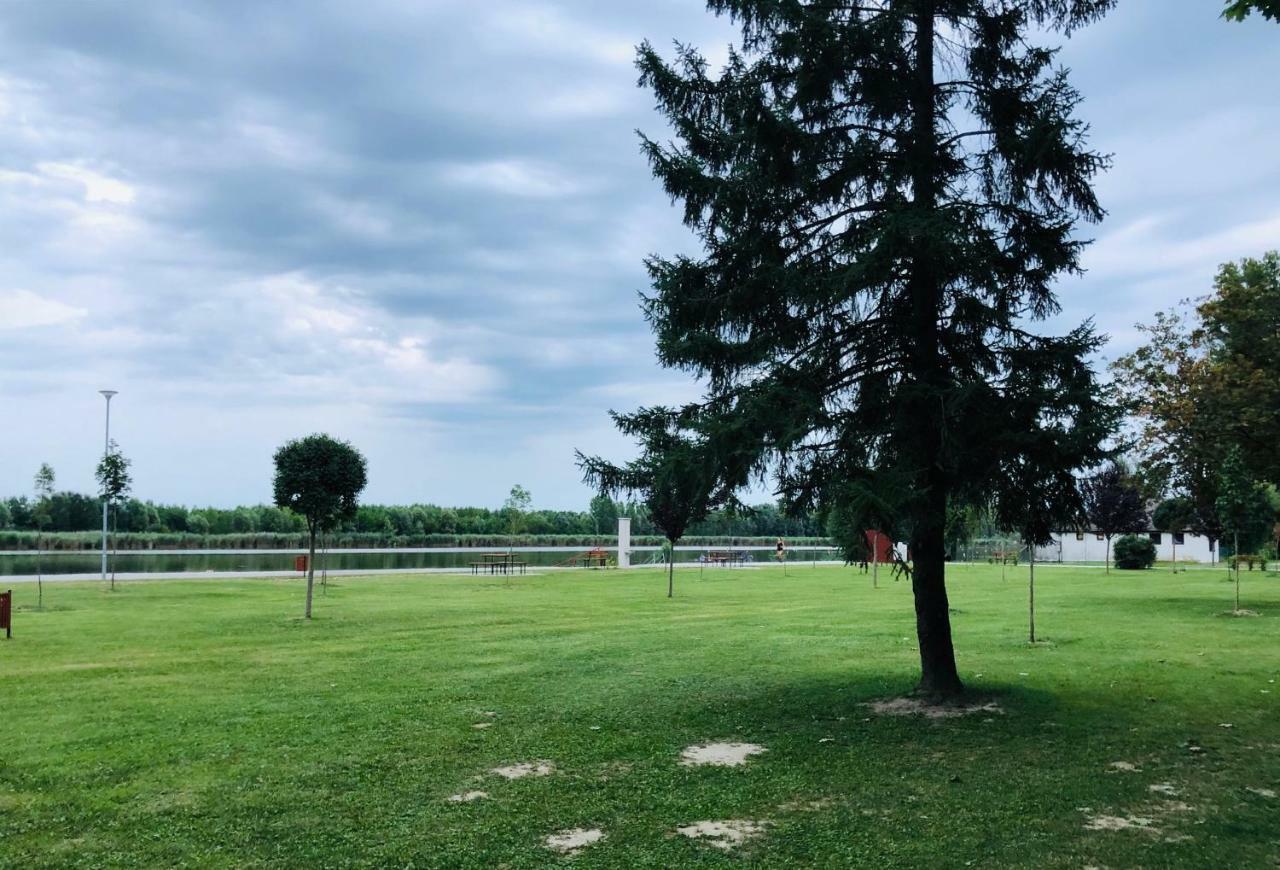 Duna Vendeghaz Hotel Fadd-Dombori Buitenkant foto